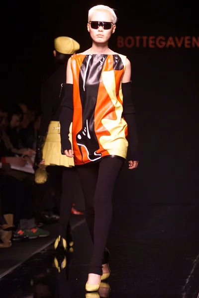 Look 18